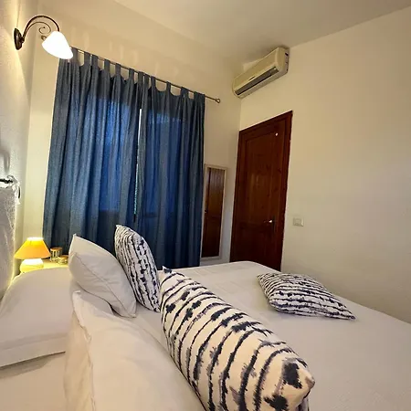 Domus Tom With Sea View Apartman *